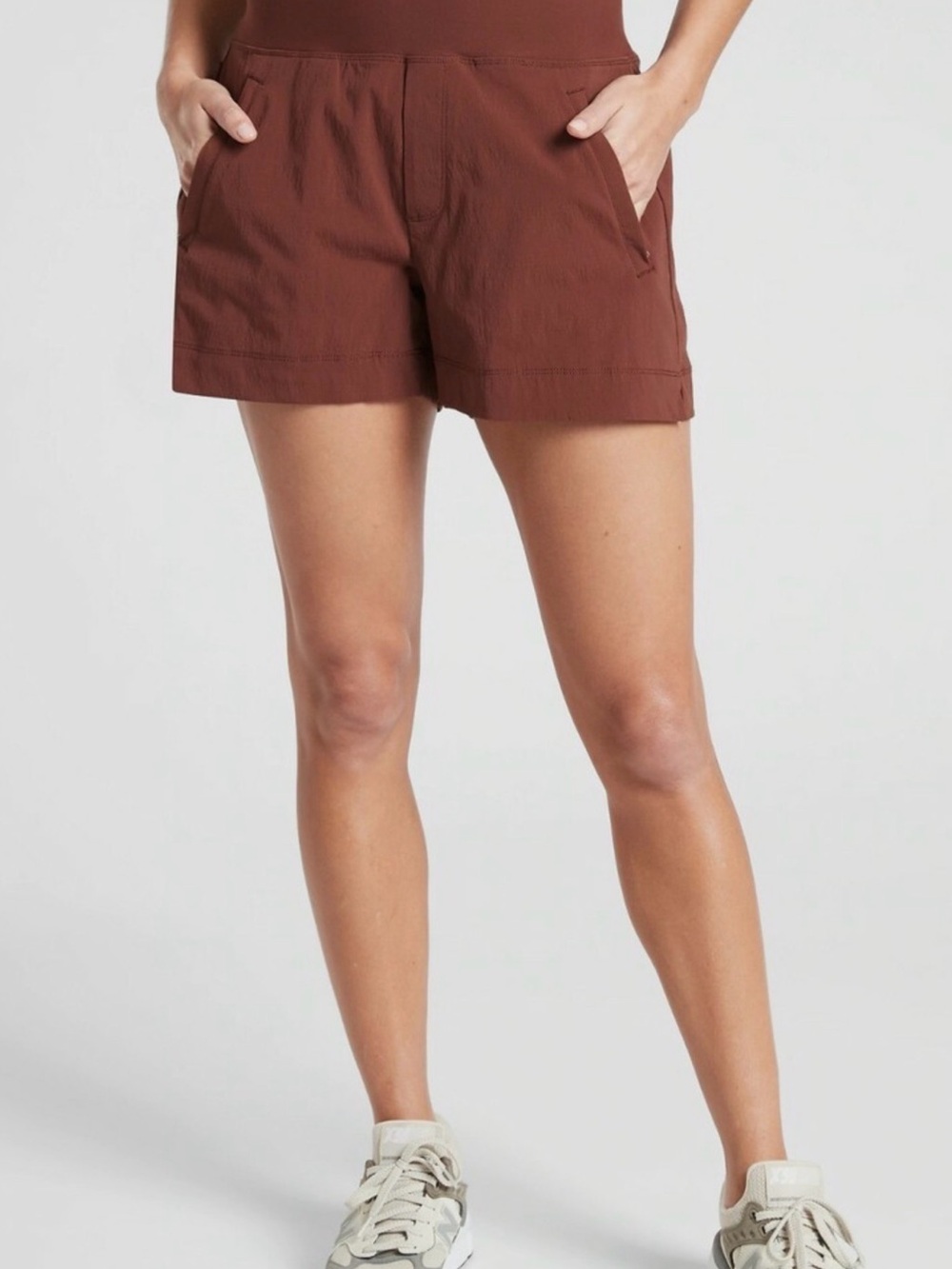 Athleta Trekkie North MR Shorts Mahogany Red, Size 6, Hiking Outdoors Utility